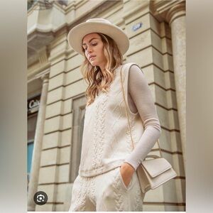 Hanro Cream Textured Sleeveless Top